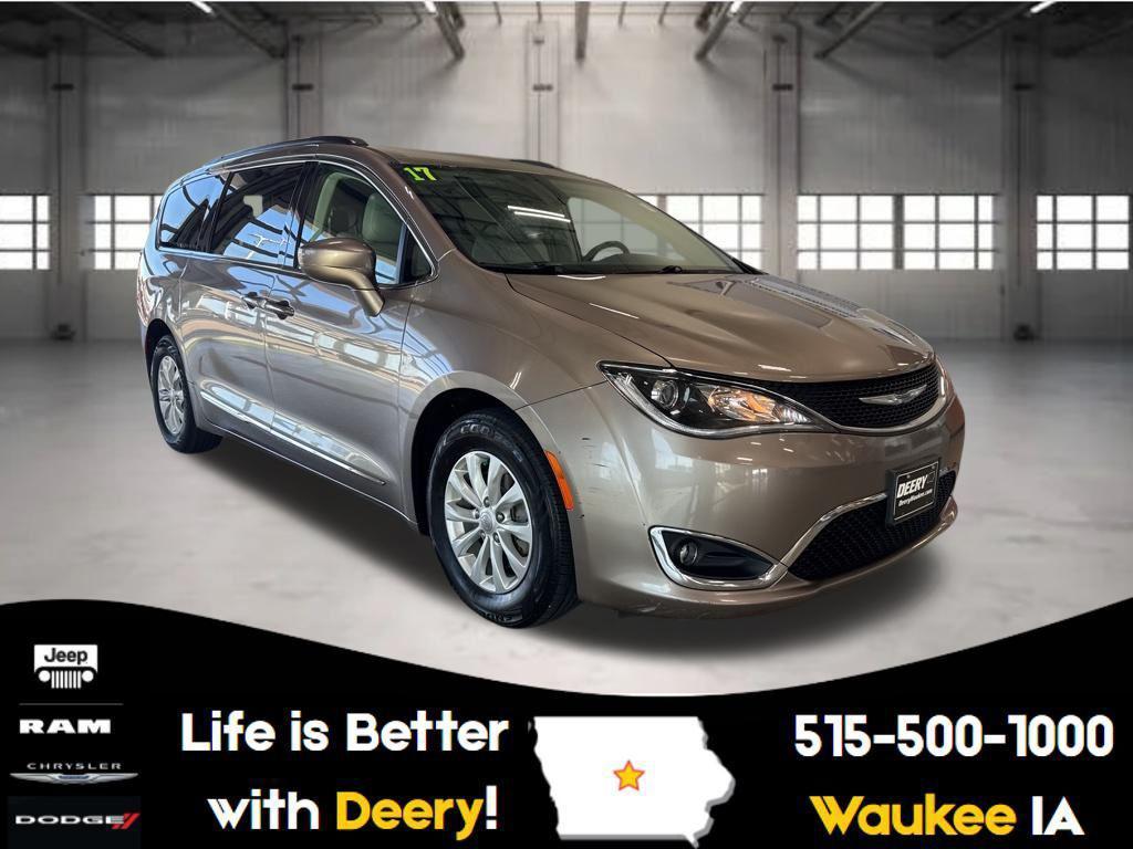 used 2017 Chrysler Pacifica car, priced at $6,500