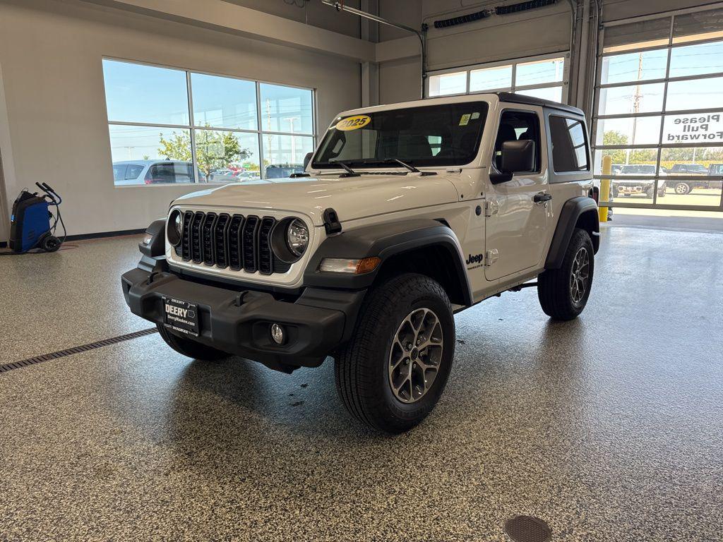 new 2025 Jeep Wrangler car, priced at $40,576
