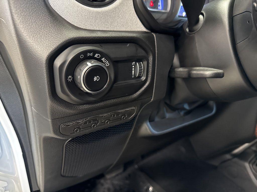 new 2025 Jeep Wrangler car, priced at $40,576