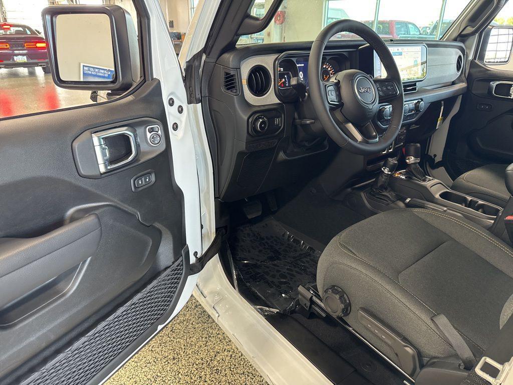 new 2025 Jeep Wrangler car, priced at $40,576