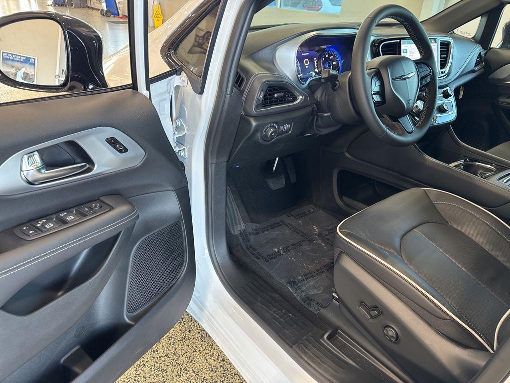 new 2026 Chrysler Pacifica car, priced at $52,265