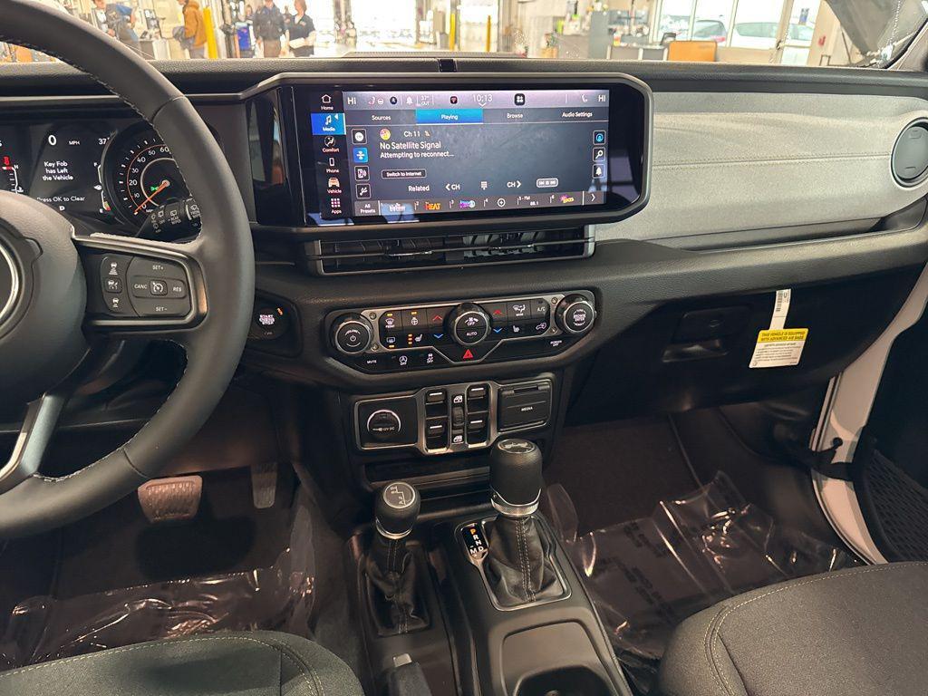new 2025 Jeep Wrangler car, priced at $45,784