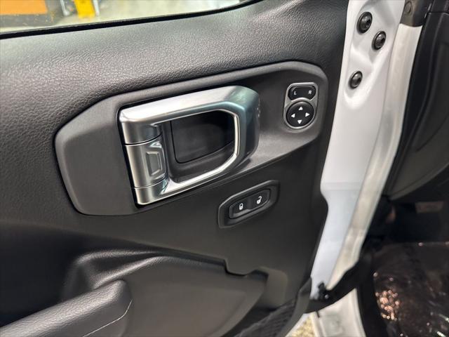 new 2025 Jeep Wrangler car, priced at $46,284