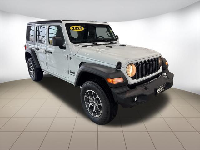 new 2025 Jeep Wrangler car, priced at $46,284