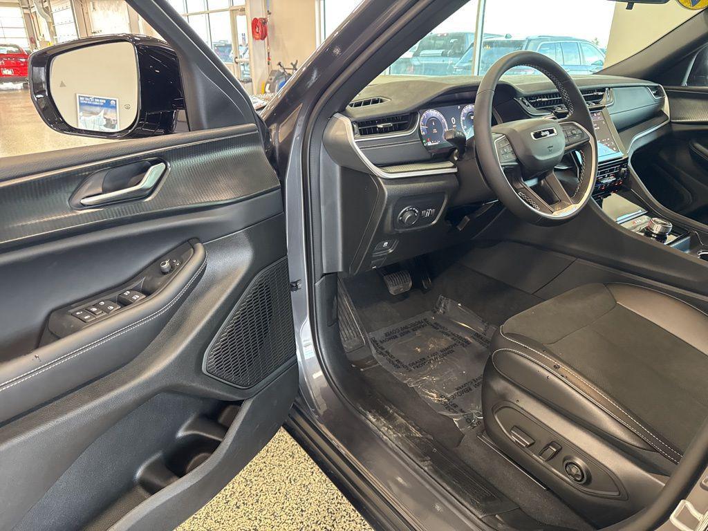 new 2025 Jeep Grand Cherokee L car, priced at $44,021