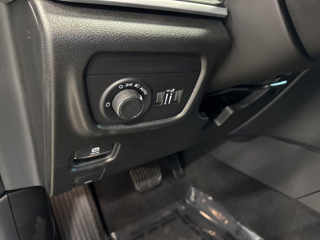 new 2025 Jeep Grand Cherokee L car, priced at $44,021