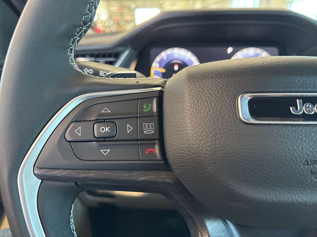 new 2025 Jeep Grand Cherokee car, priced at $46,198