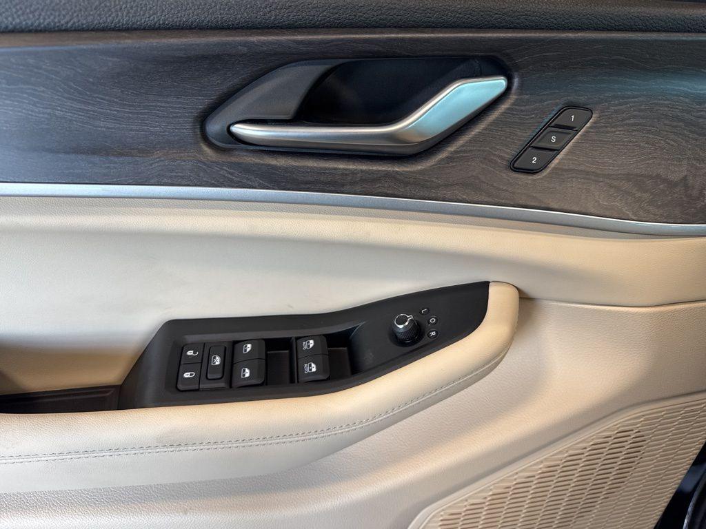 new 2025 Jeep Grand Cherokee car, priced at $46,198