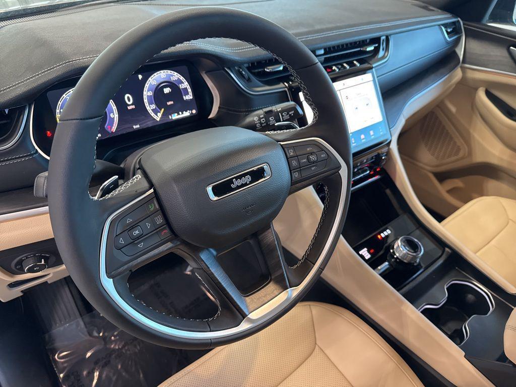 new 2025 Jeep Grand Cherokee car, priced at $46,198