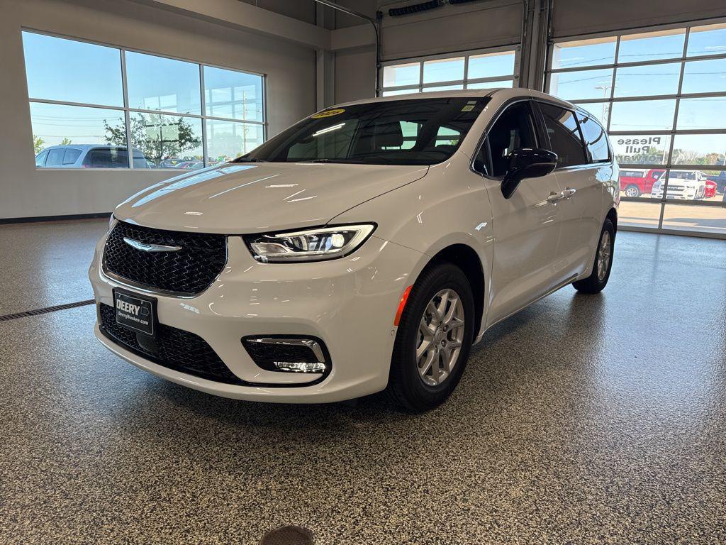 new 2026 Chrysler Pacifica car, priced at $43,241
