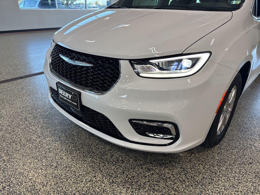 new 2026 Chrysler Pacifica car, priced at $43,241