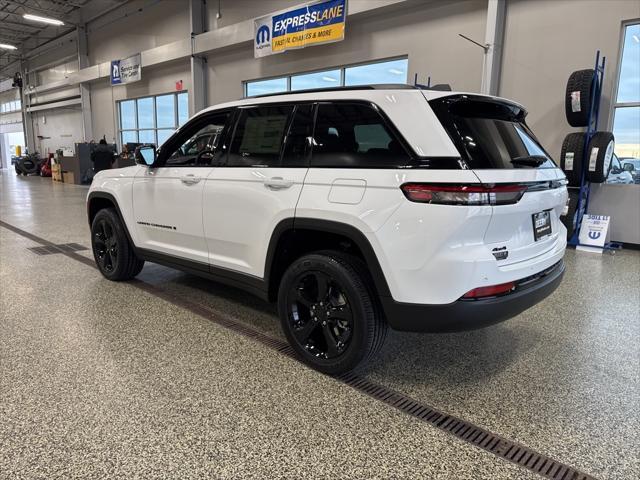 new 2025 Jeep Grand Cherokee car, priced at $39,876