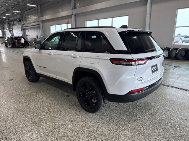 new 2025 Jeep Grand Cherokee car, priced at $40,075