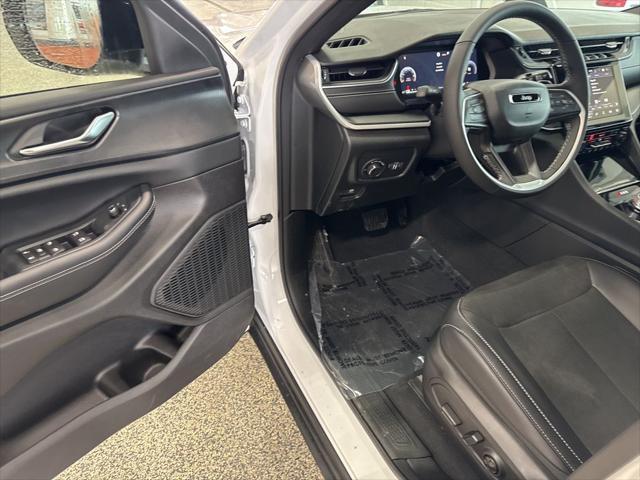 new 2025 Jeep Grand Cherokee car, priced at $40,075