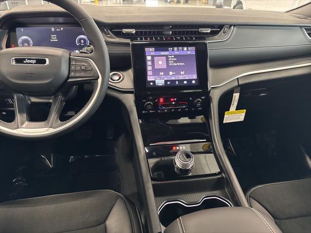 new 2025 Jeep Grand Cherokee car, priced at $40,075