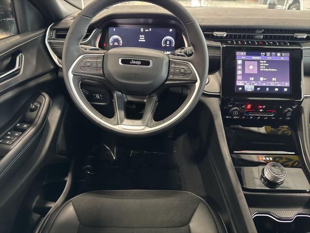 new 2025 Jeep Grand Cherokee car, priced at $40,075