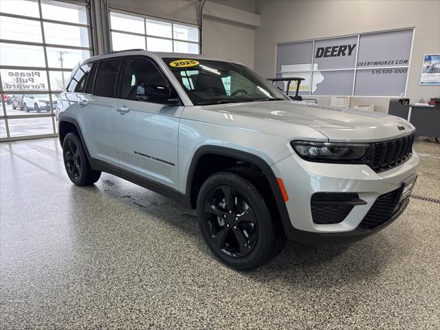 new 2025 Jeep Grand Cherokee car, priced at $40,862