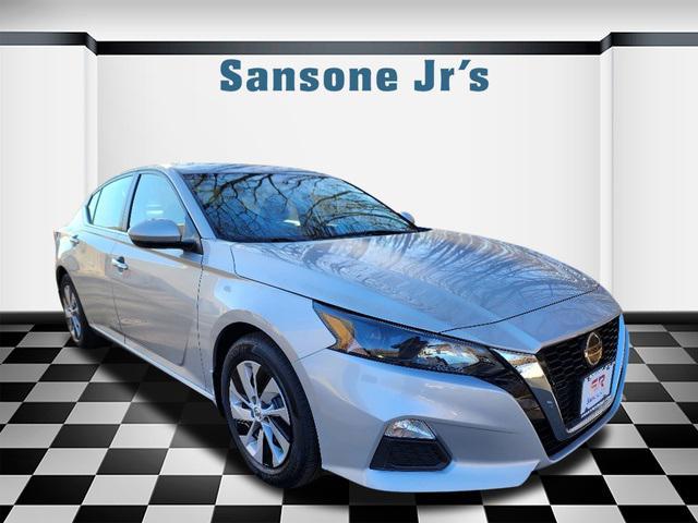 used 2022 Nissan Altima car, priced at $22,900