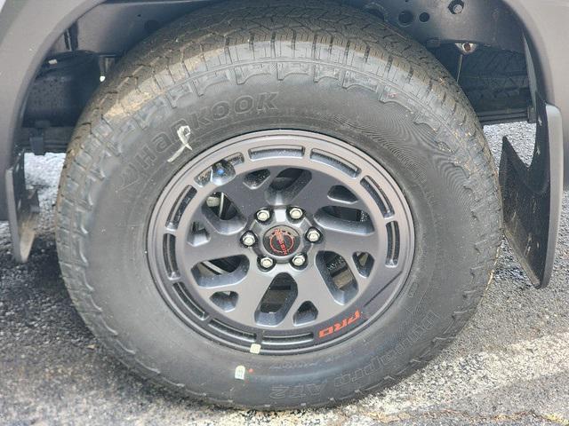 new 2025 Nissan Frontier car