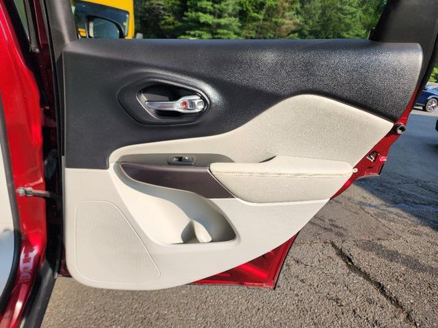 used 2019 Jeep Cherokee car, priced at $22,994