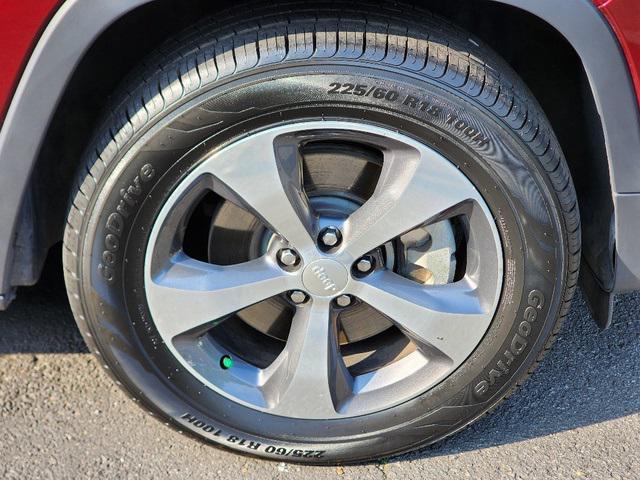 used 2019 Jeep Cherokee car, priced at $22,994