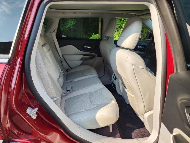 used 2019 Jeep Cherokee car, priced at $22,994
