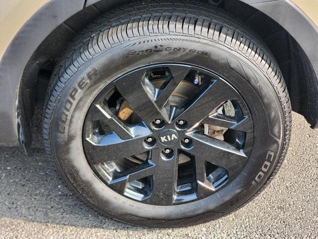 used 2021 Kia Sorento car, priced at $22,595