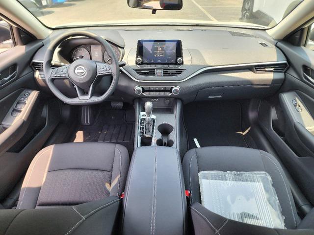 new 2025 Nissan Altima car