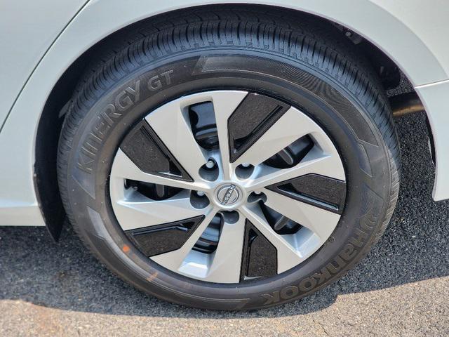 new 2025 Nissan Altima car