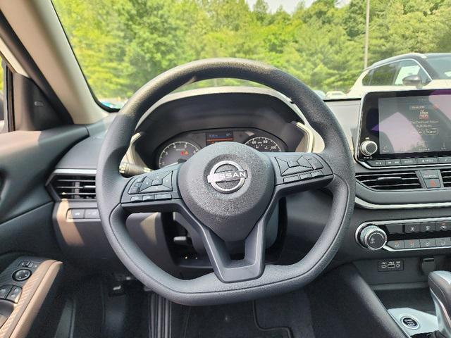 new 2025 Nissan Altima car