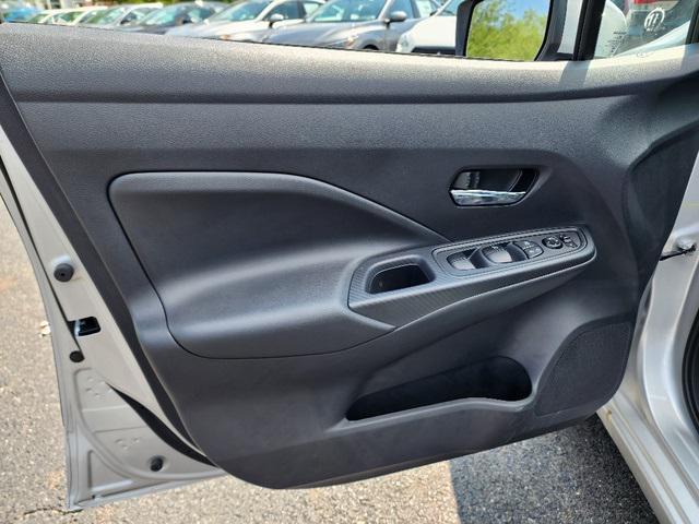new 2025 Nissan Versa car