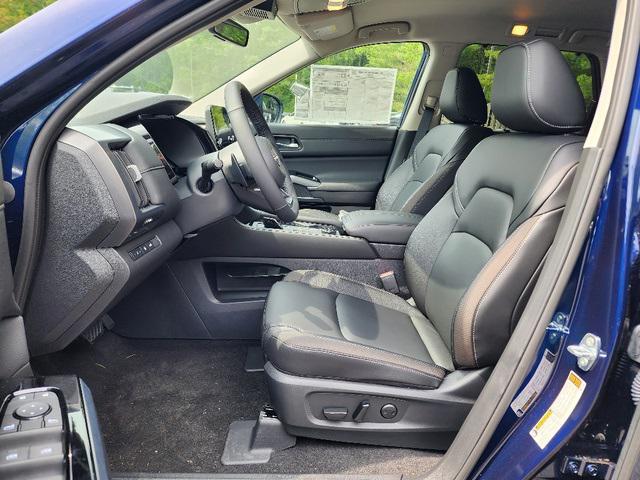 new 2025 Nissan Pathfinder car, priced at $45,377