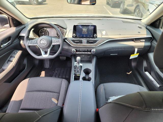 new 2025 Nissan Altima car