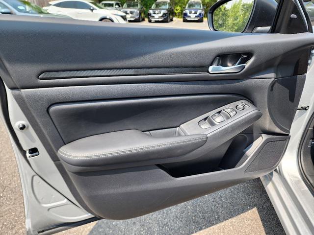 new 2025 Nissan Altima car