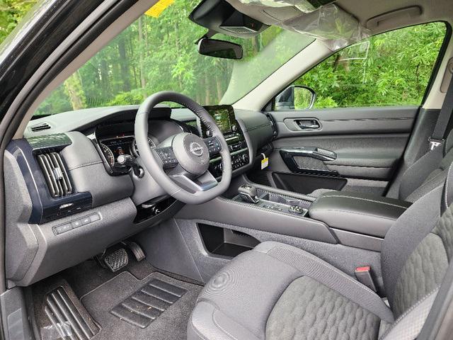 used 2025 Nissan Pathfinder car, priced at $39,900