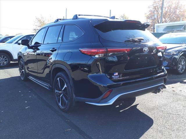 used 2022 Toyota Highlander car, priced at $36,814