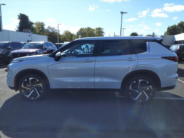 used 2023 Mitsubishi Outlander car, priced at $25,999