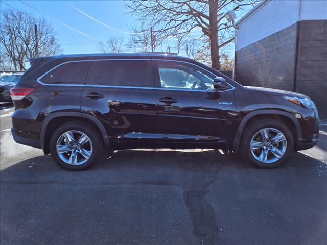 used 2018 Toyota Highlander Hybrid car, priced at $30,228