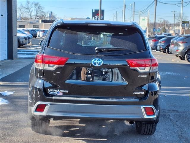 used 2018 Toyota Highlander Hybrid car, priced at $30,228