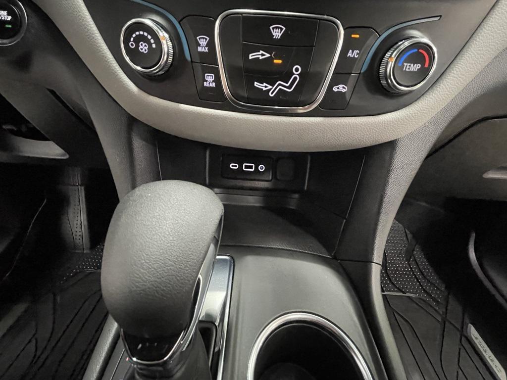 used 2023 Chevrolet Equinox car, priced at $19,293