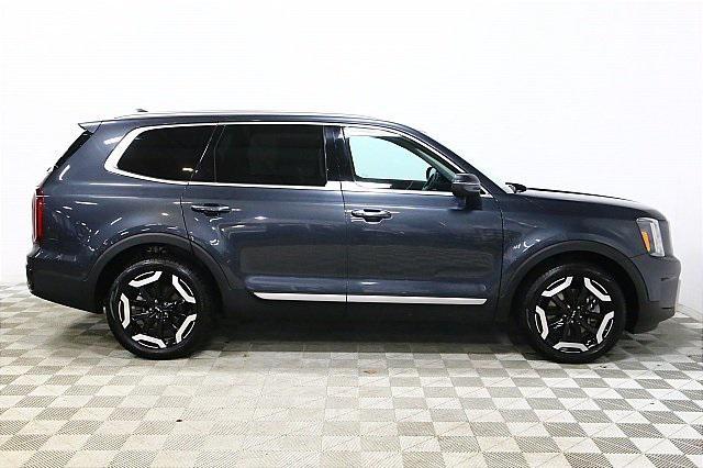 used 2023 Kia Telluride car, priced at $35,696