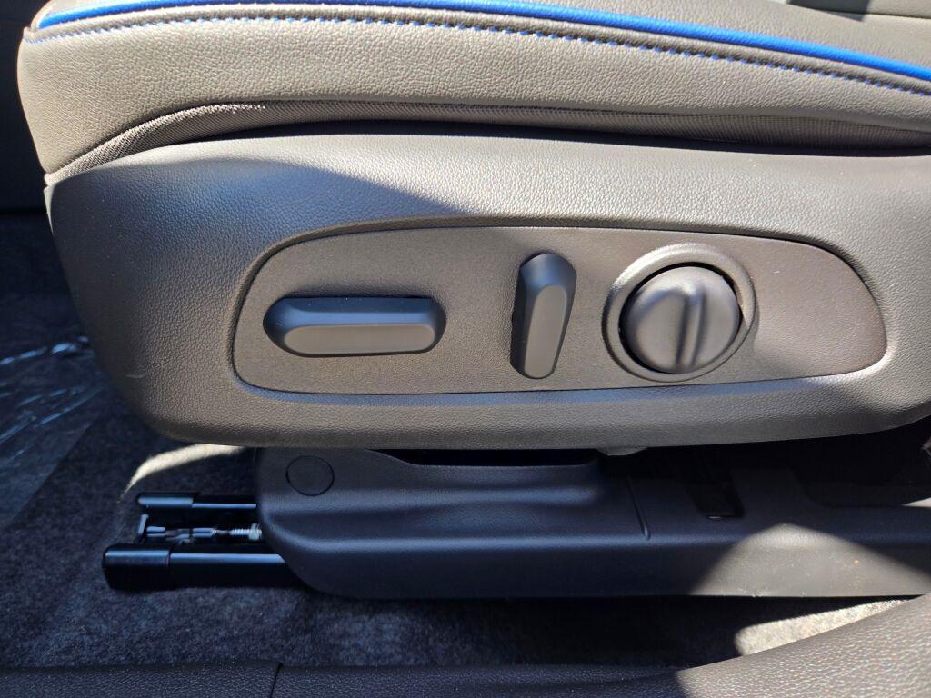 new 2025 Buick Envista car, priced at $29,475