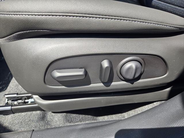 new 2025 Buick Envista car, priced at $25,614