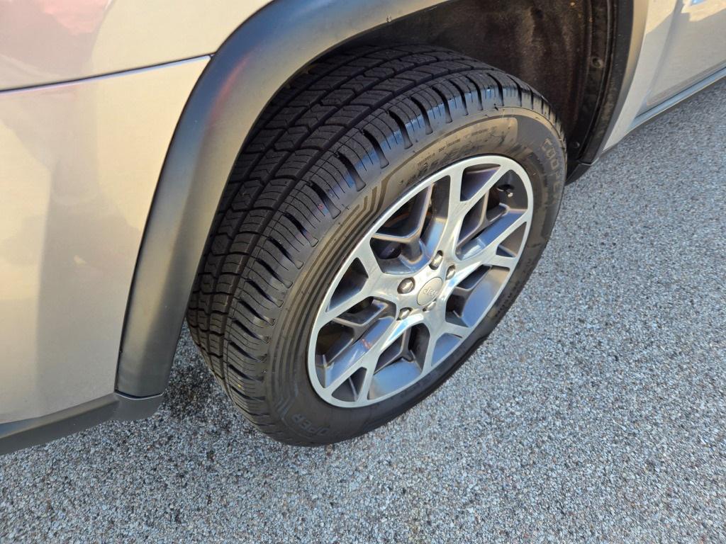 used 2019 Jeep Grand Cherokee car, priced at $18,900