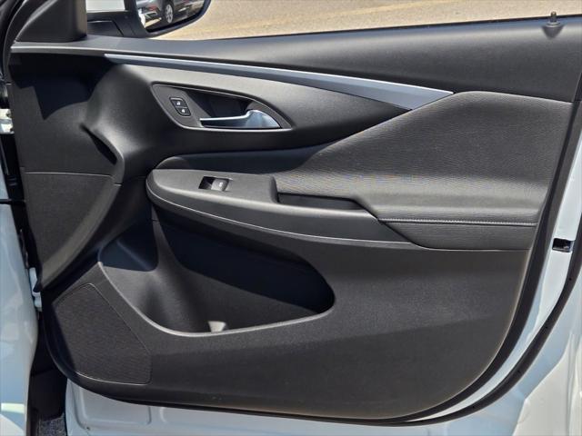 new 2025 Buick Envista car, priced at $25,195