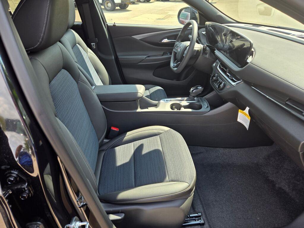 new 2025 Buick Envista car, priced at $23,990