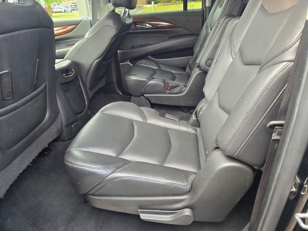 used 2019 Cadillac Escalade ESV car, priced at $32,325