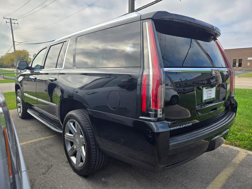used 2019 Cadillac Escalade ESV car, priced at $32,325
