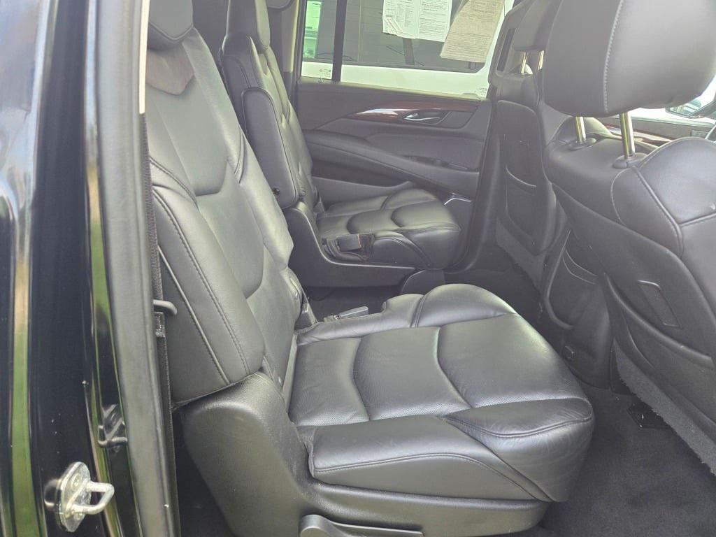 used 2019 Cadillac Escalade ESV car, priced at $32,325