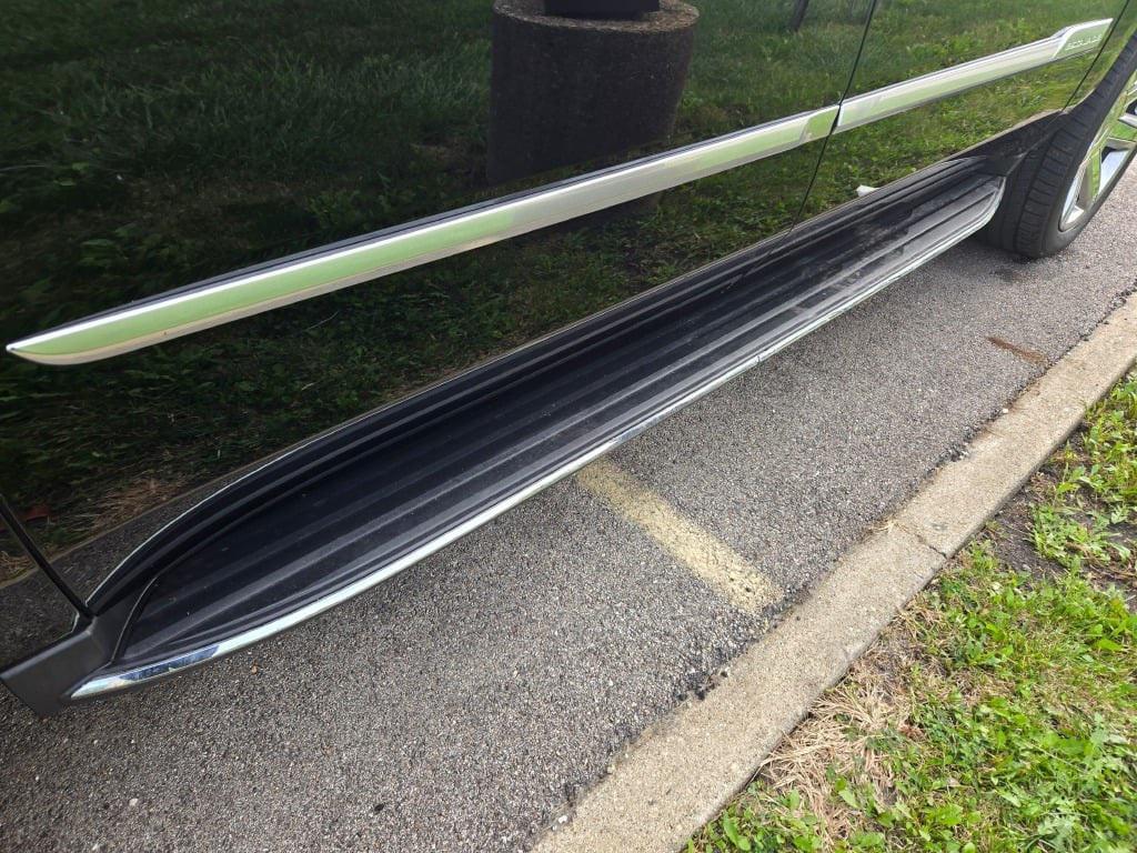 used 2019 Cadillac Escalade ESV car, priced at $32,325